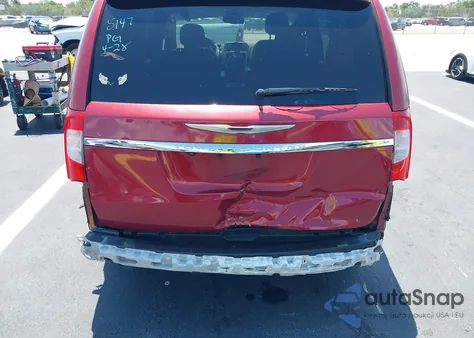 2013 Chrysler Town & Country Touring-L z USA, uszkodzony, nr VIN 2C4RC1CG6DR508823